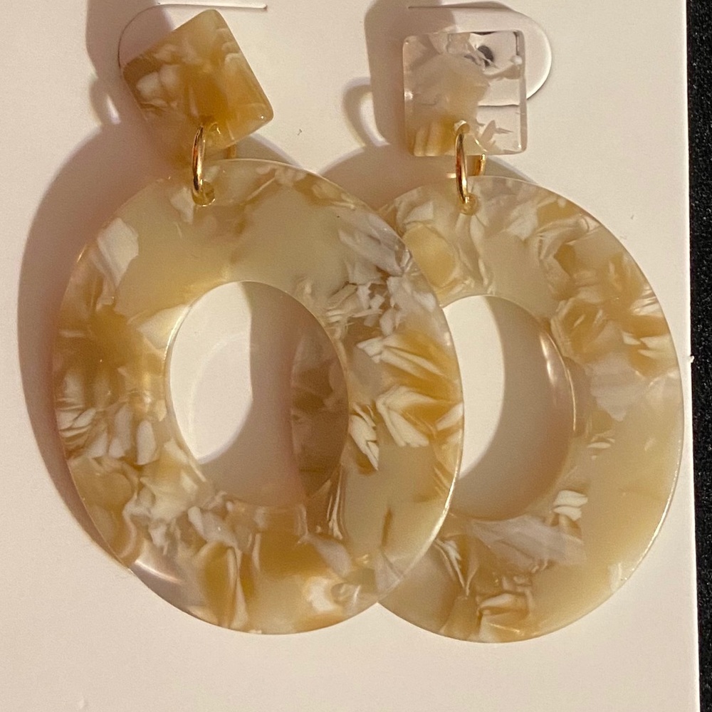 🌱 New beautiful tortoiseshell acrylic earrings 💎